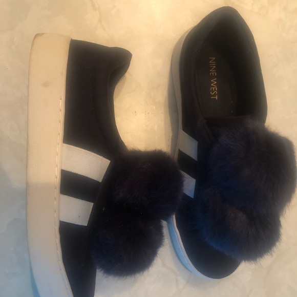 Nine West Pom Pom slip on sneaker navy blue with white stripes - Picture 2 of 6